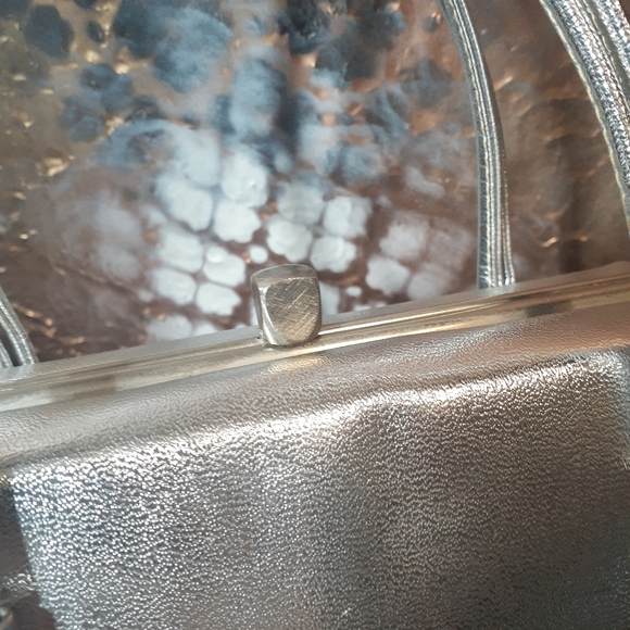 Vintage 1960s Leather And Satin Metallic Silver Bix Bag - Picture 16 of 16